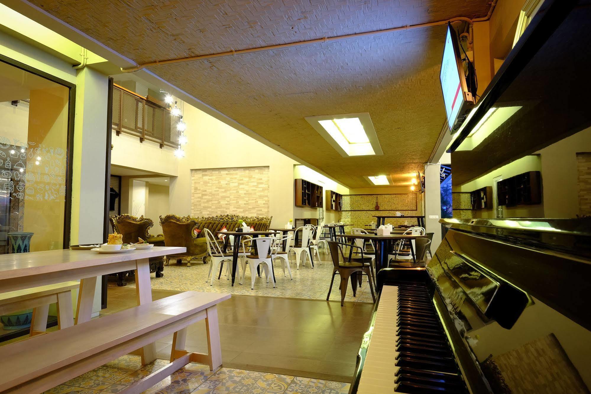 Tibera Hotel Ciumbuleuit 万隆 外观 照片