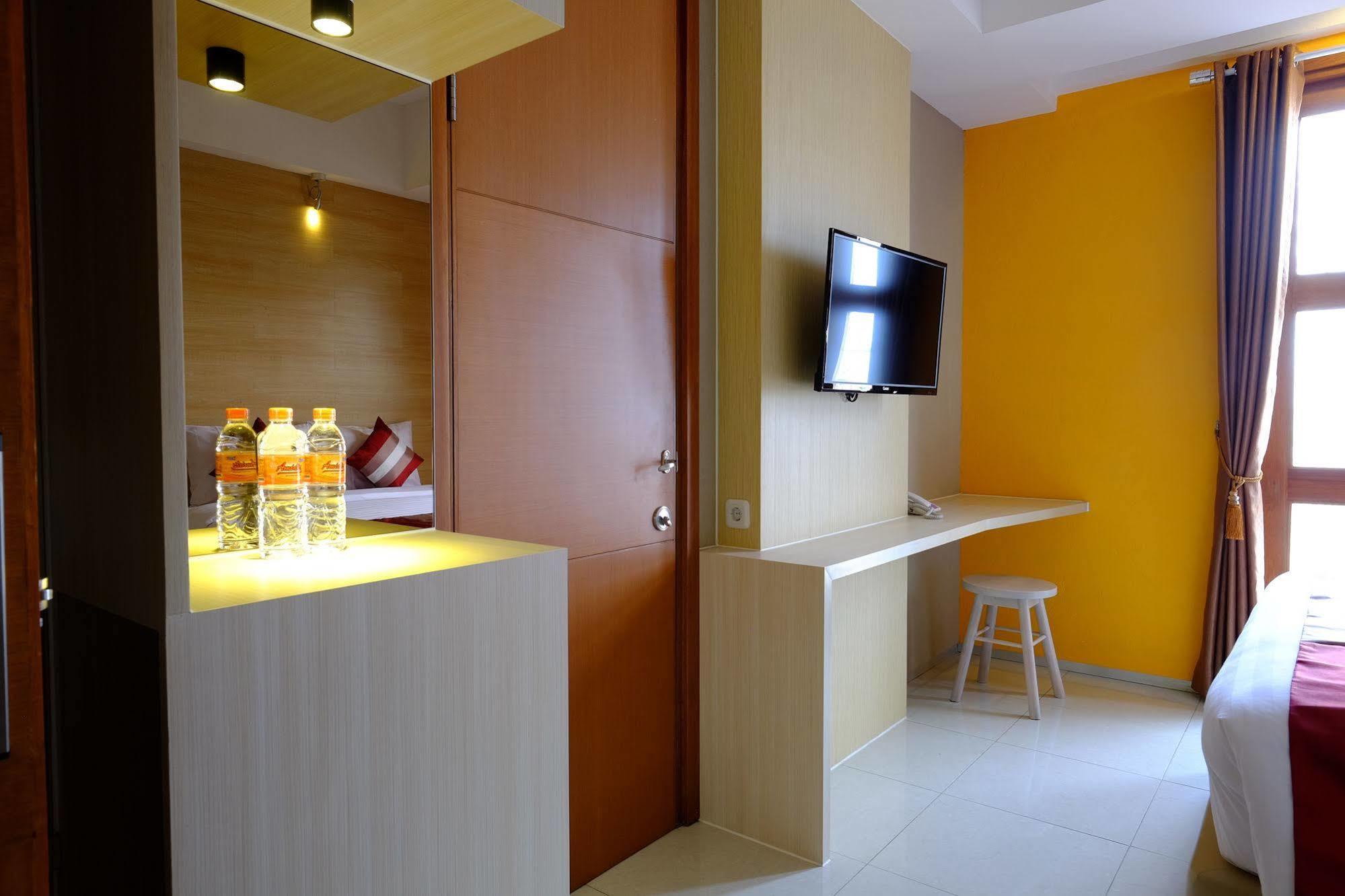 Tibera Hotel Ciumbuleuit 万隆 外观 照片